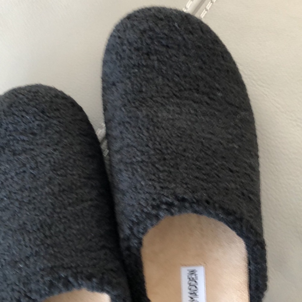Steve Madden Slides. Size 9 Medium - image 4